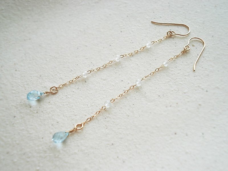 14KGF Blue & White Topaz and long chain, hook earrings 穿孔耳環 - ต่างหู - เครื่องประดับพลอย สีน้ำเงิน