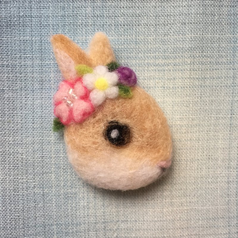Corolla Bunny-Hand-made wool felt pins - เข็มกลัด - ขนแกะ หลากหลายสี