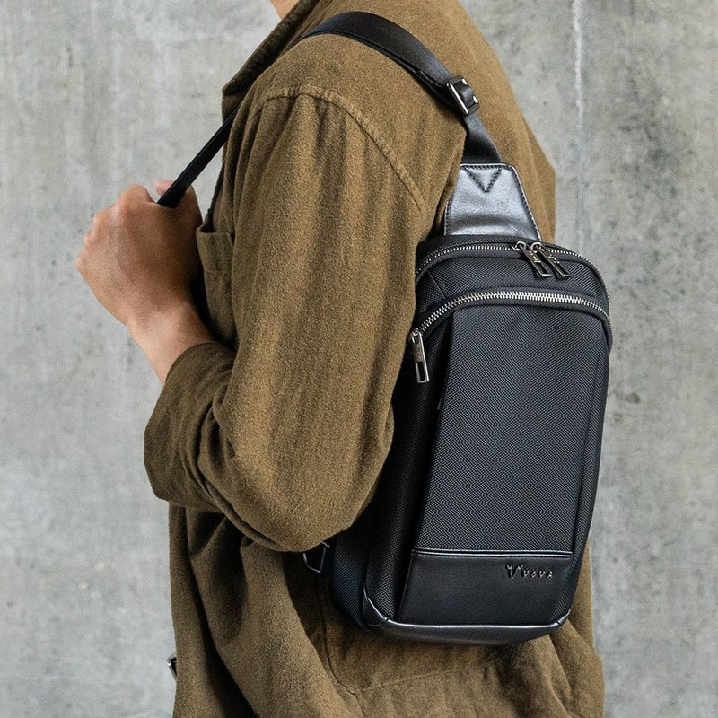 [Free gift bag] Axel chest bag-black/VA138M012BK - Messenger Bags & Sling Bags - Nylon Black