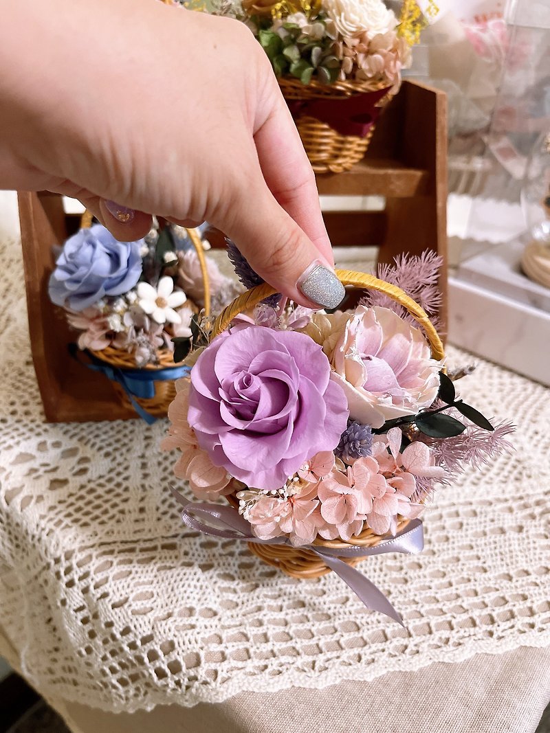 Graduation Gift Preserved Flower Small Flower Basket Congratulation Preserved Flower Blue - Dried Flowers & Bouquets - Plants & Flowers Multicolor