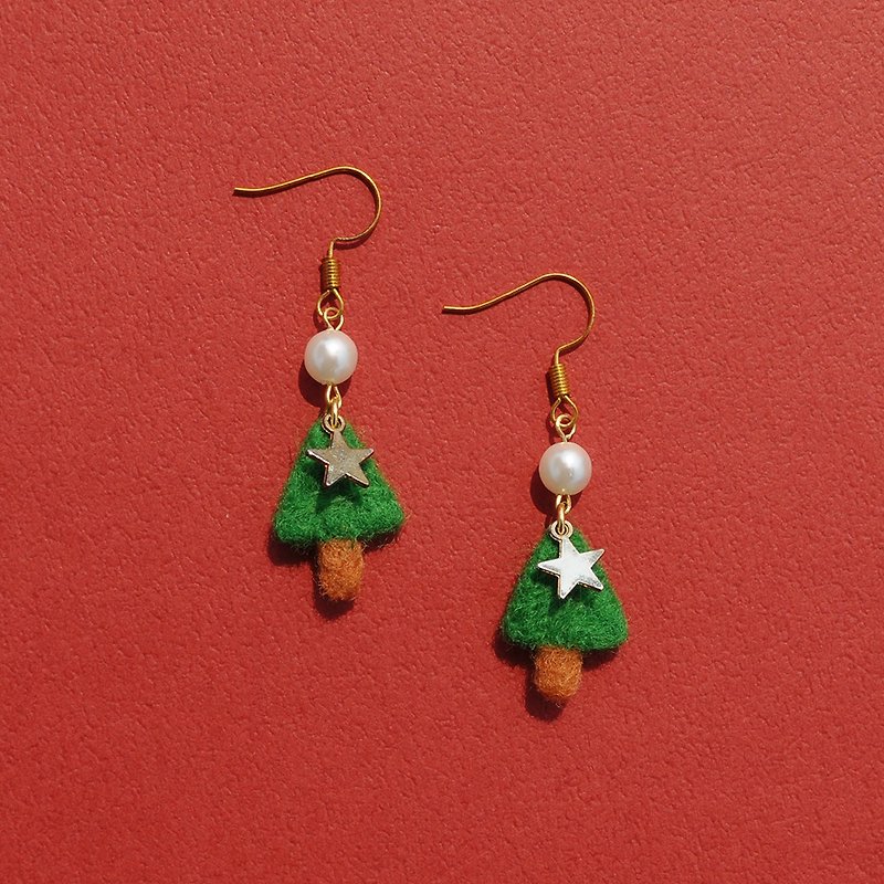 Christmas tree earrings / ear clips - Earrings & Clip-ons - Wool Multicolor