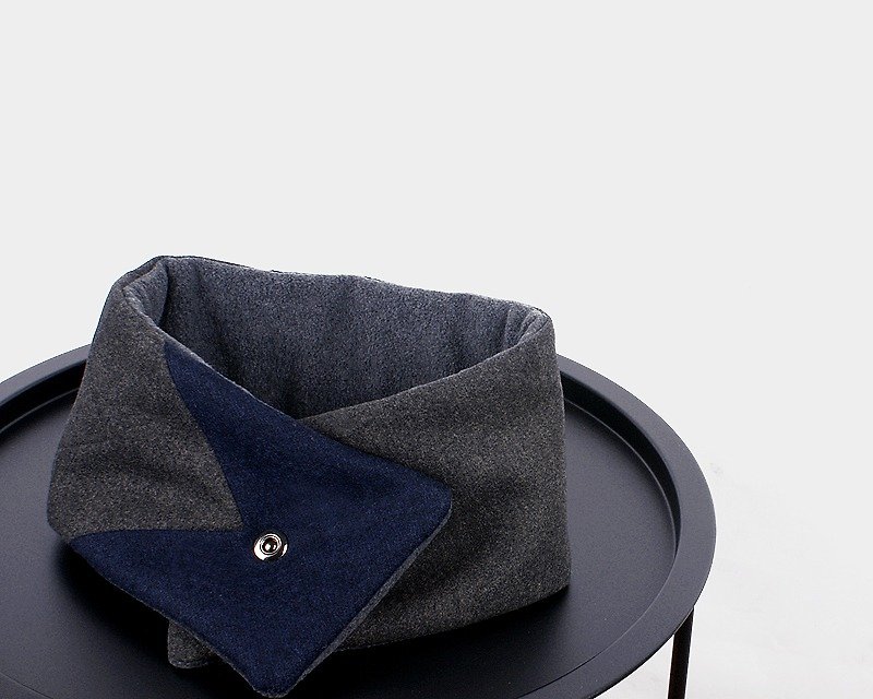 English Man Navy muffler - Scarves - Other Materials Blue