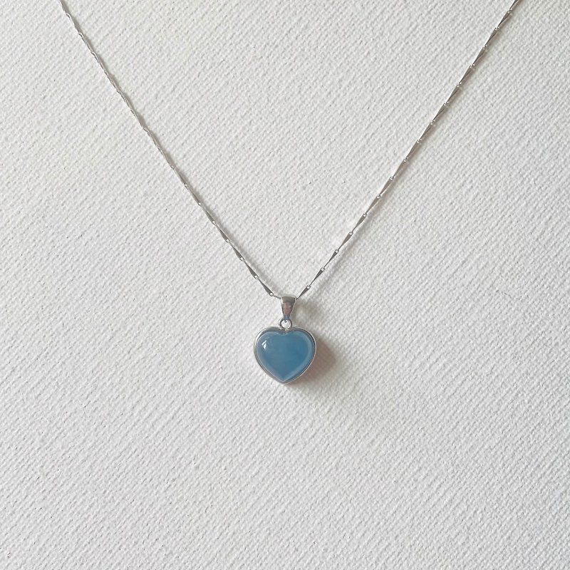 Aquamarine love pendant - สร้อยคอ - คริสตัล สีน้ำเงิน