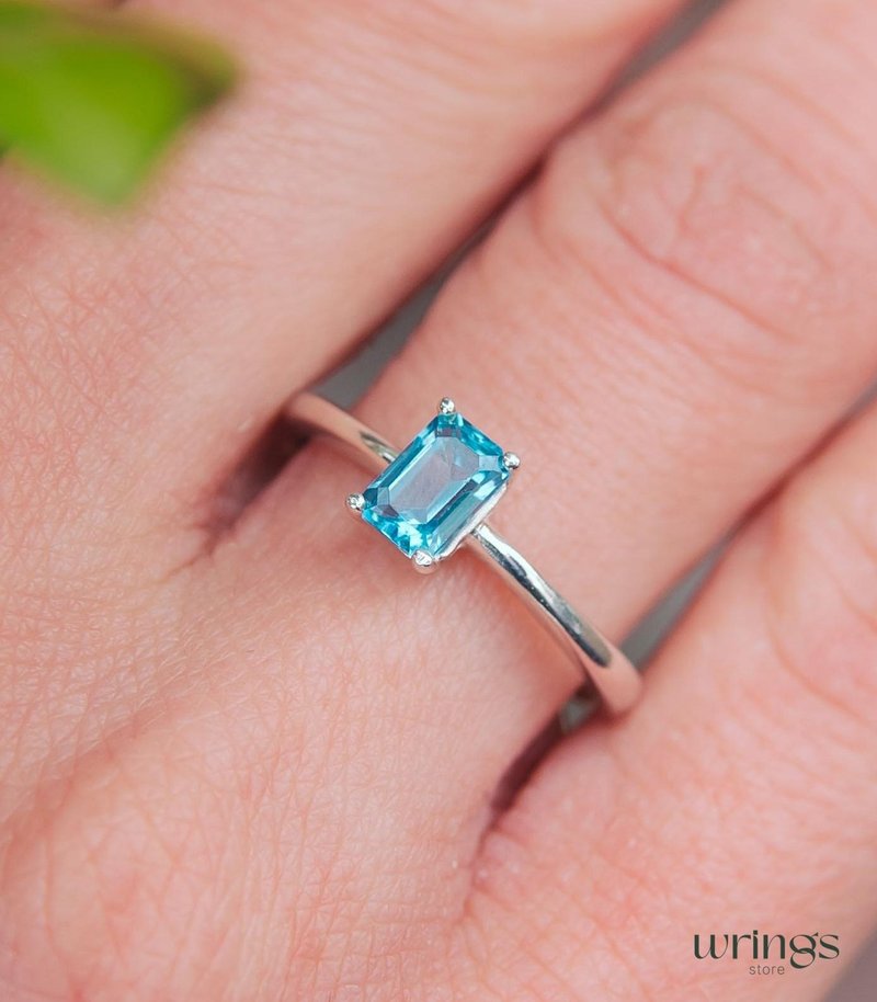 Vertical Solitaire Swiss Topaz Engagement Ring Thin Silver Band - 戒指 - 純銀 藍色