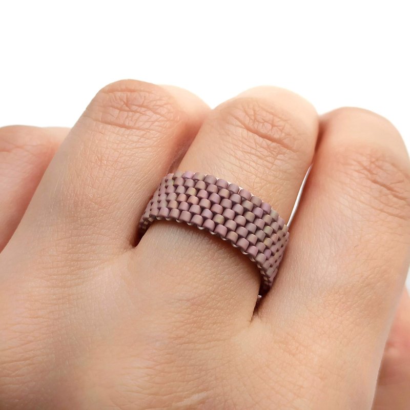 Matte pink | Handmade bead ring | Minimalist ring for women | Gift for her - 戒指 - 玻璃 粉紅色