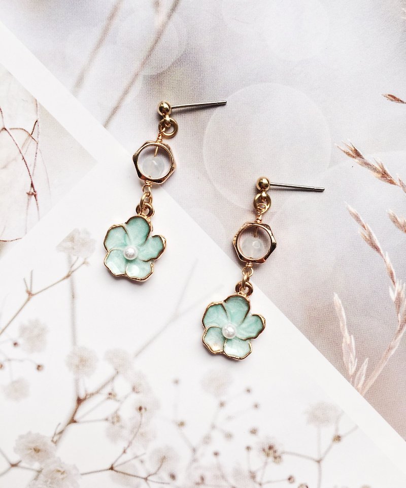 La Don - Earrings - Mint Green Flower - Ear/Ear clip - Earrings & Clip-ons - Copper & Brass Gold
