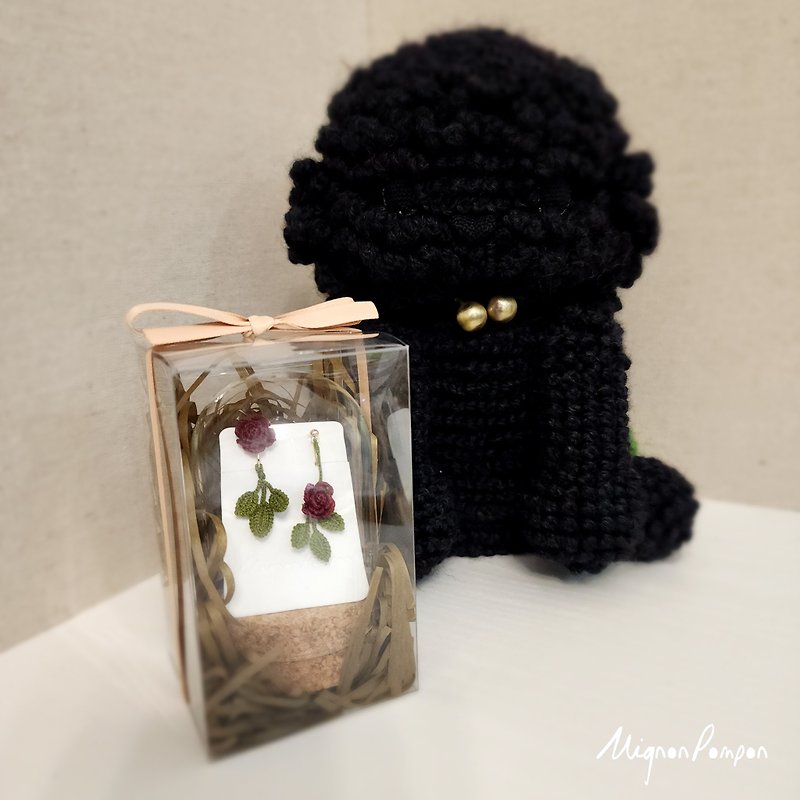 Asymmetrical design handmade micro crochet lace rose Clip-On/earrings - ต่างหู - วัสดุอื่นๆ สีแดง