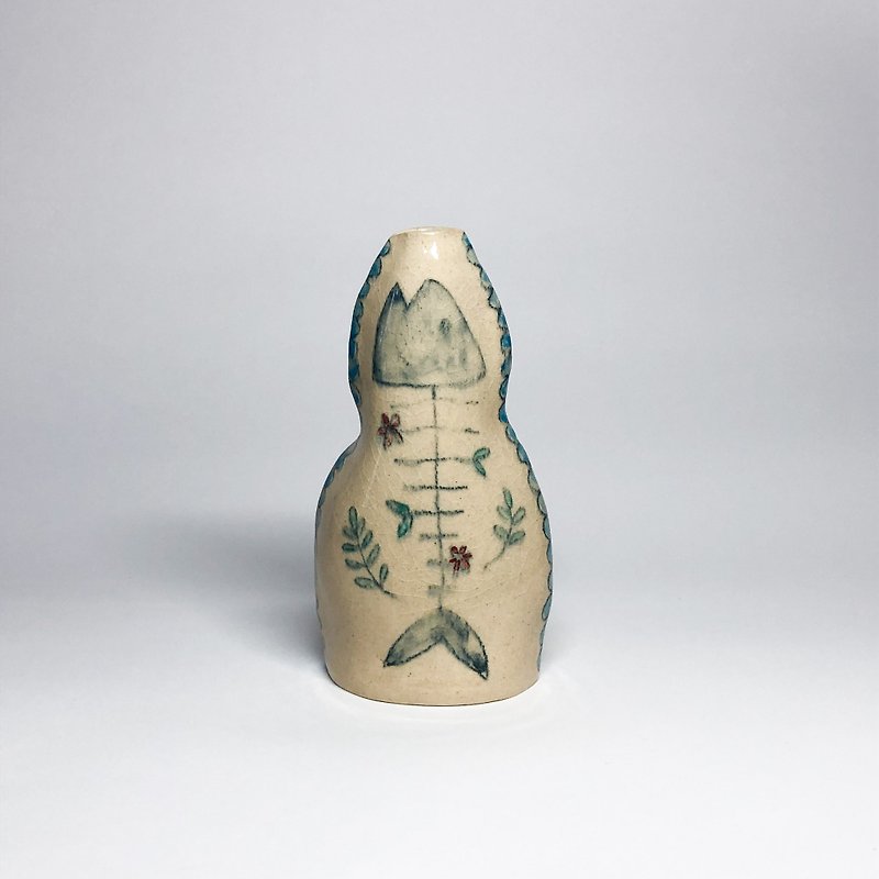 PokerfaceUniverse hand-painted fishbone ceramic flower vessel - เซรามิก - ดินเผา 