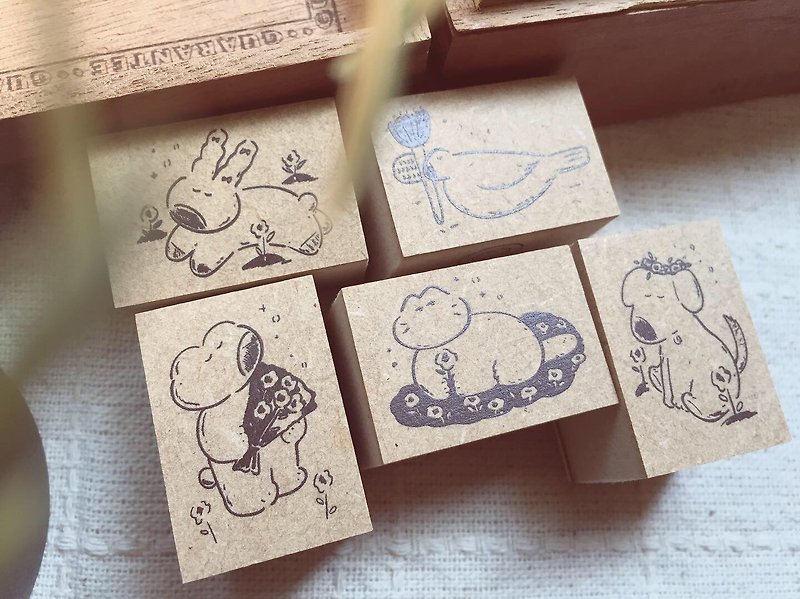 Big nose small animal / seal (not replenished when sold out) - Stamps & Stamp Pads - Wood Khaki