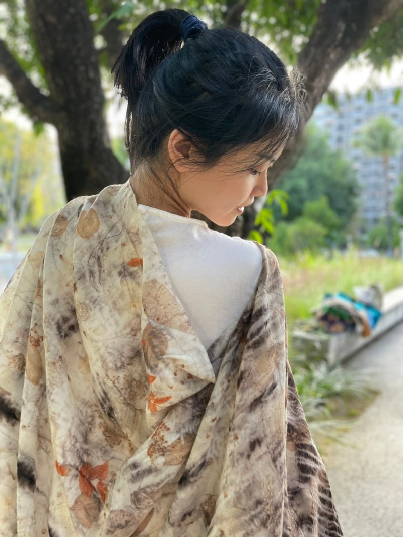 侘寂風 花葉移印 自然感羊毛圍巾 - 圍巾/披肩 - 羊毛 橘色