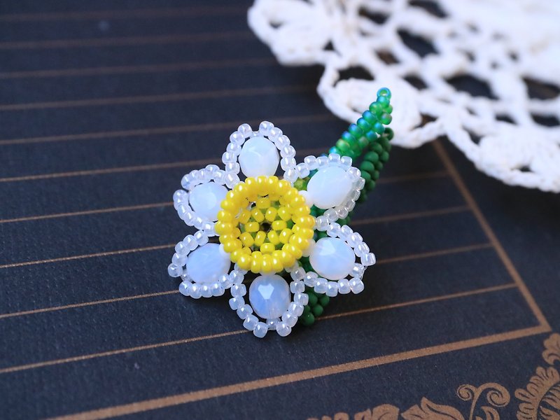 Narcissus Brooch White Opal Flower Flower White Narcissus Narcissus Winter New Year Japanese Czech Beads Czech Glass Czech Glass Czech Beads Bohemia Opal St. Glass