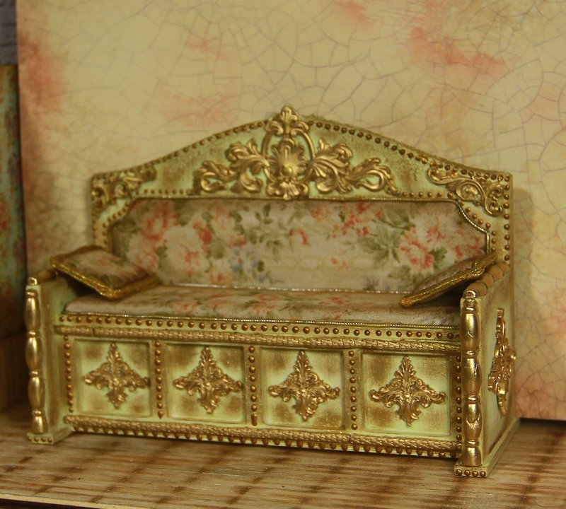 Miniature sofa for a dollhouse in 1:12 scale. For doll House. - 其他 - 木頭 多色