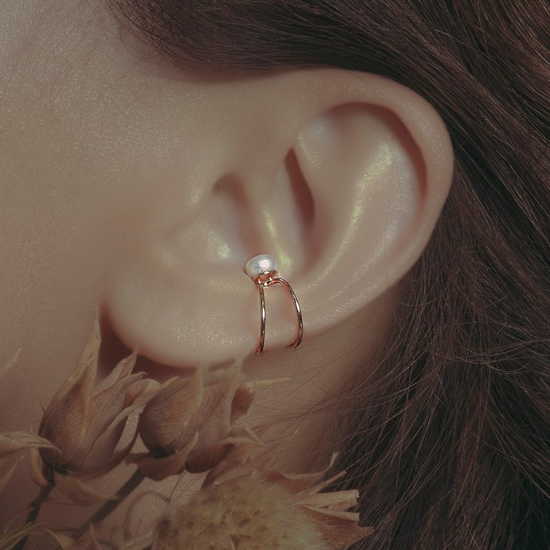 Hydromancy | 水占術系列 - 微光淚滴 * 耳骨夾 耳夾 - 耳環/耳夾 - 珍珠 金色
