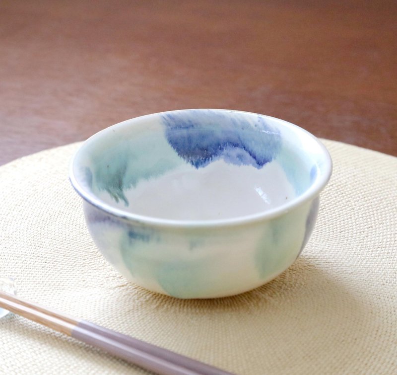 涼やかブルーグリーン にじみ模様の深丸鉢 - 碗 - 陶 藍色