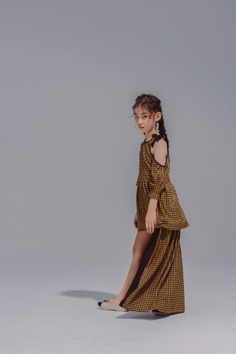 High Low Dress with Cold Shouder in Chain Print / 2020