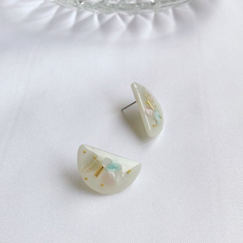 semicircle. Natural pink crystal citrine Tianhe Stone white crystal hand-made anti-allergic ear acupuncture ear earrings - ต่างหู - คริสตัล ขาว
