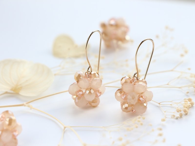 14kgf-milky peach spherel pierced earrings(can change to clip-on) - 耳環/耳夾 - 寶石 卡其色