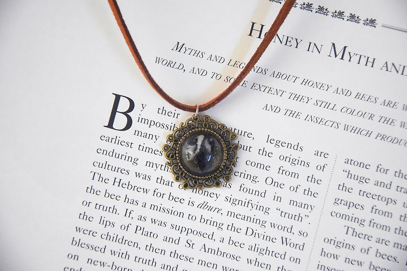 The Black Stone Blade - Mori/Forest Theme Natural Stone Vintage Resin Necklace - สร้อยคอ - หิน 