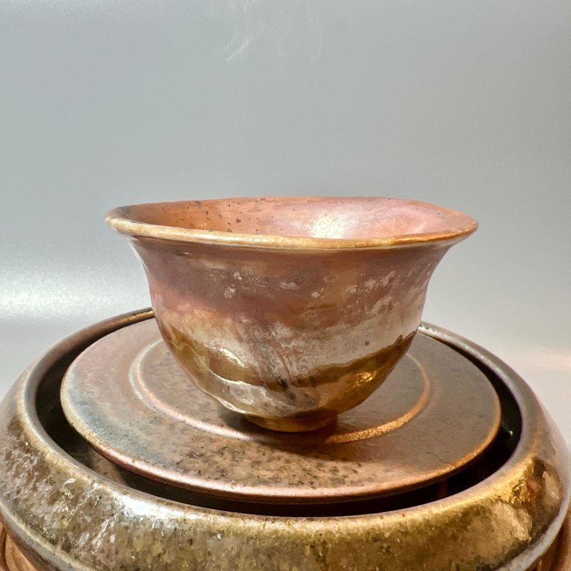 Purely hand-kneaded mud beaker/tea cup/handmade by Xiao Pingfan - ถ้วย - ดินเผา 