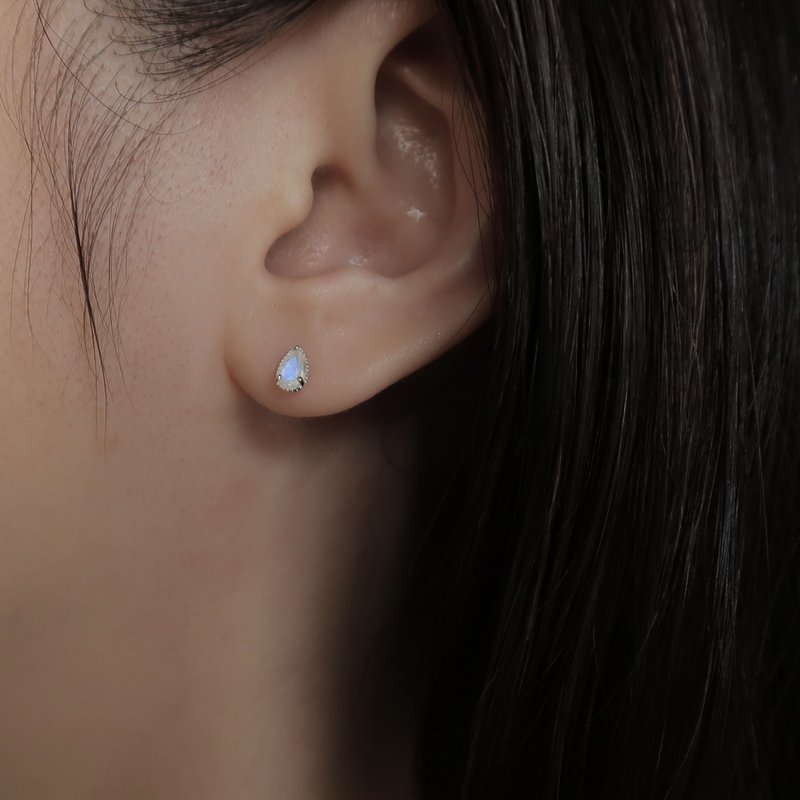 925 sterling silver moonstone drop-shaped prong-set bead lock bead earrings and Clip-On free gift packaging - ต่างหู - เงินแท้ ขาว