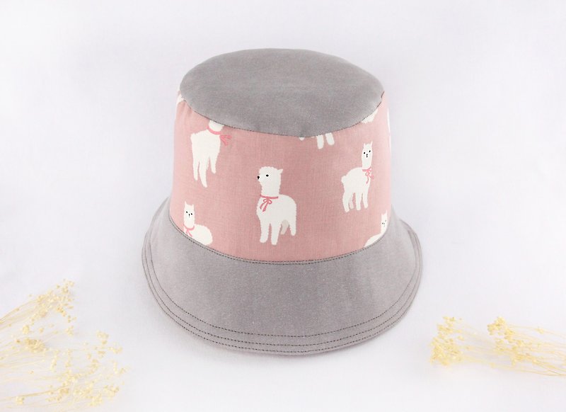 Fisherman hat alpaca stitching handmade bamboo bag - Other - Cotton & Hemp Pink