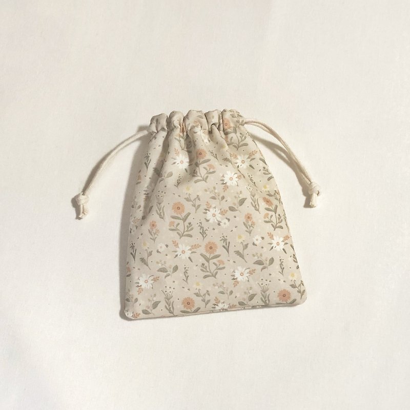 *Cotton hall handmade*Daisy flower drawstring bag - Toiletry Bags & Pouches - Cotton & Hemp Khaki