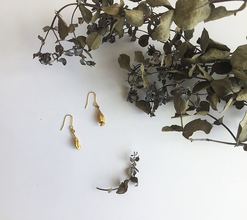 Little Botanic Garden: pod earrings - Earrings & Clip-ons - Other Metals Gold