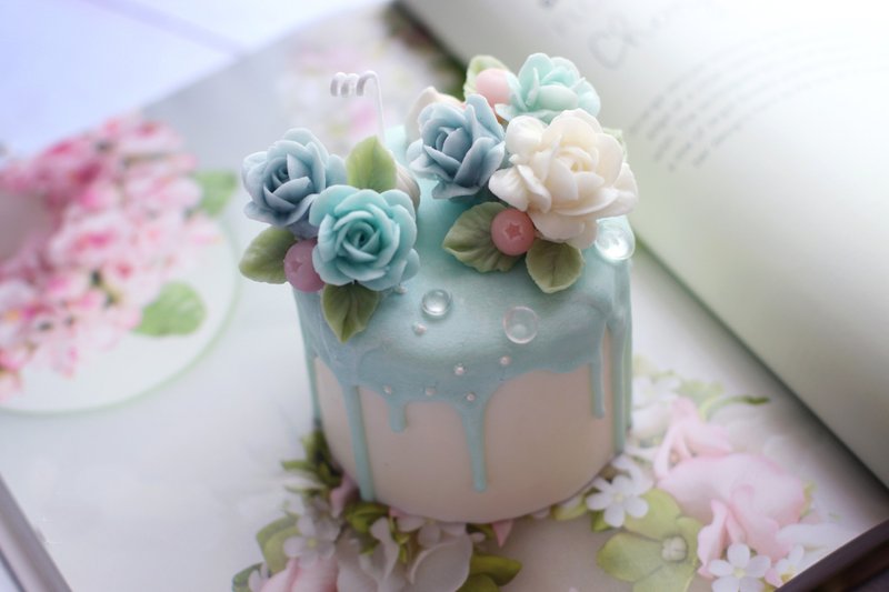 Flower cake decorating candle-with plaster tray - Fragrances - Wax White