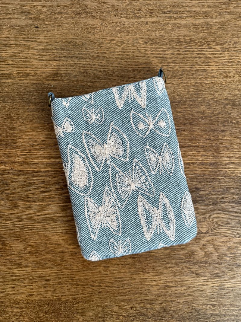 Smartphone pouch Mina Perhonen sky flower Handmade - Toiletry Bags & Pouches - Cotton & Hemp Blue