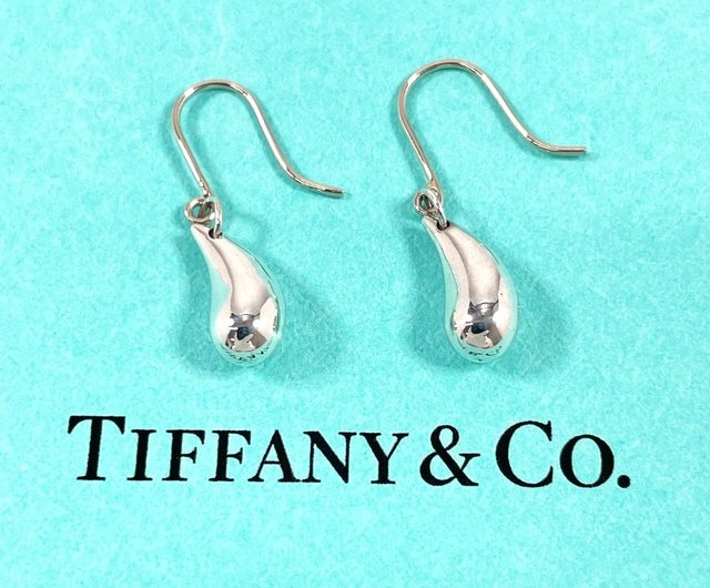 Tiffany&Co. ティアドロップ シルバーピアス 美品】ティファニー