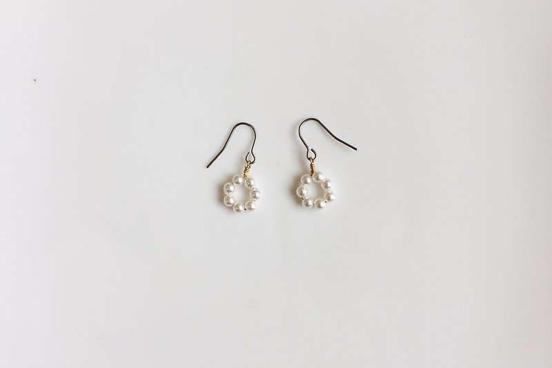 DonutDonut Mini Pearl Stud Earrings - Earrings & Clip-ons - Gemstone White