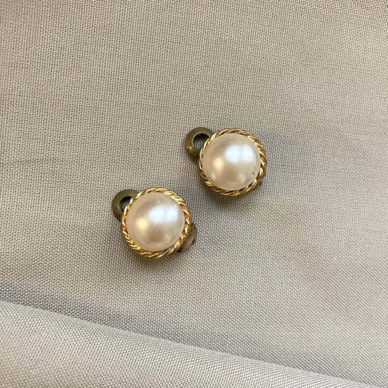 奶白珍珠 麻花金邊 金屬夾式耳環 耐用 古董飾品 古董耳環 - 耳環/耳夾/耳骨夾 - 其他金屬 白色