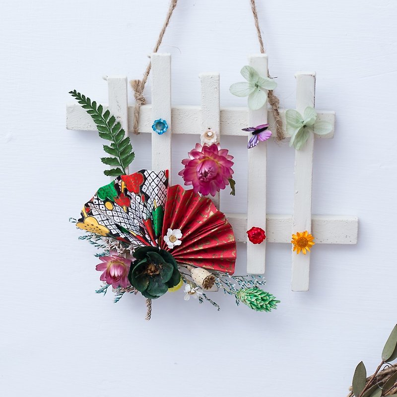 「三手作りの花の猫」手作り紙扇子と風乾燥した花飾り - 置物 - 寄せ植え・花 多色