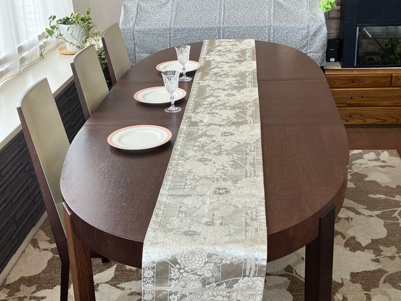 Japanese style silk table runner (Nishijin-ori) - ผ้ารองโต๊ะ/ของตกแต่ง - ผ้าไหม สีเงิน