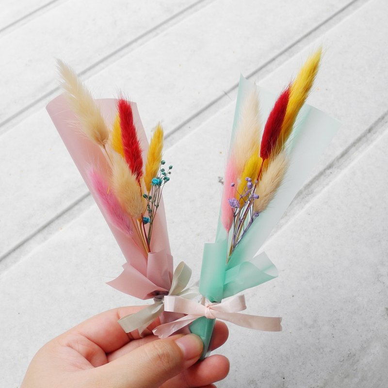 Bracket Bunny Tiffany Green Tiffany Dry Flower Valentine's Day / Mother's Day / Birthday / Graduation / Ornament / Anniversary - Plants - Plants & Flowers Multicolor