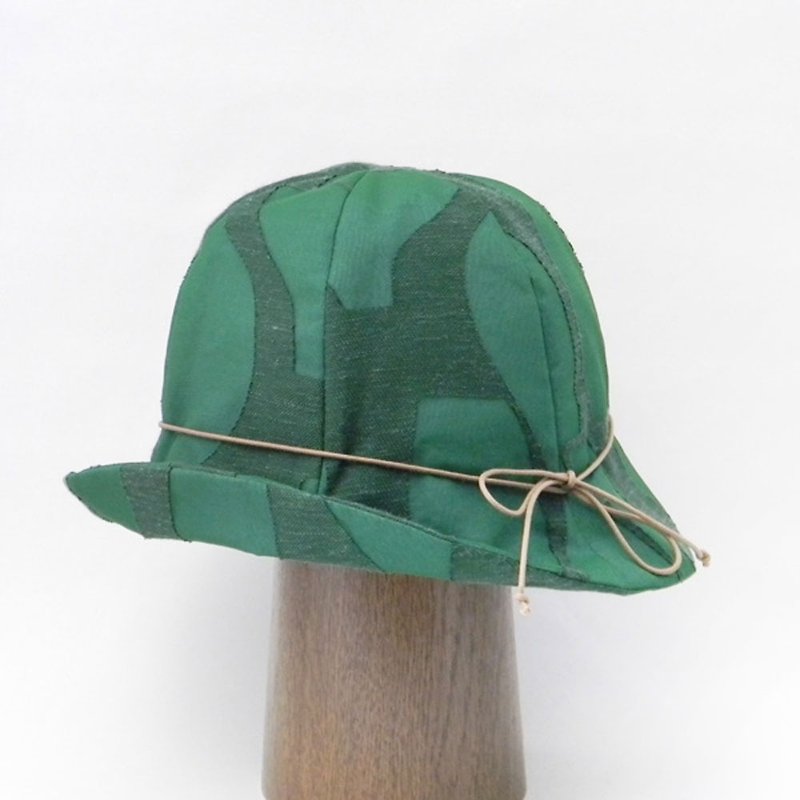 Geometric pattern unique tulip hat 【PS 520-GN】 - หมวก - เส้นใยสังเคราะห์ สีเขียว