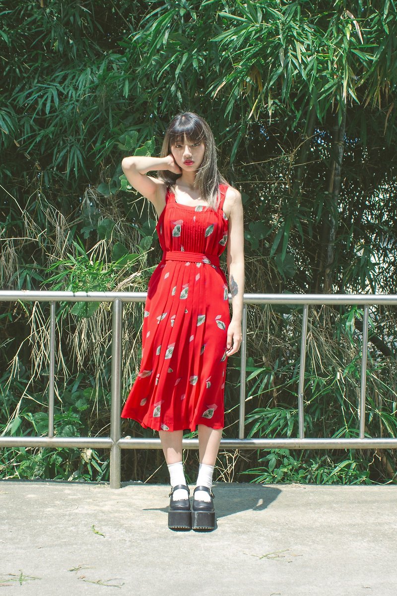 Small red green leafless sleeveless dress - One Piece Dresses - Other Materials Red