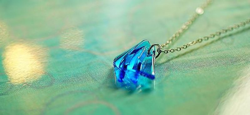 [Made to order] Blue triangle --Water fan - - Necklaces - Glass Blue