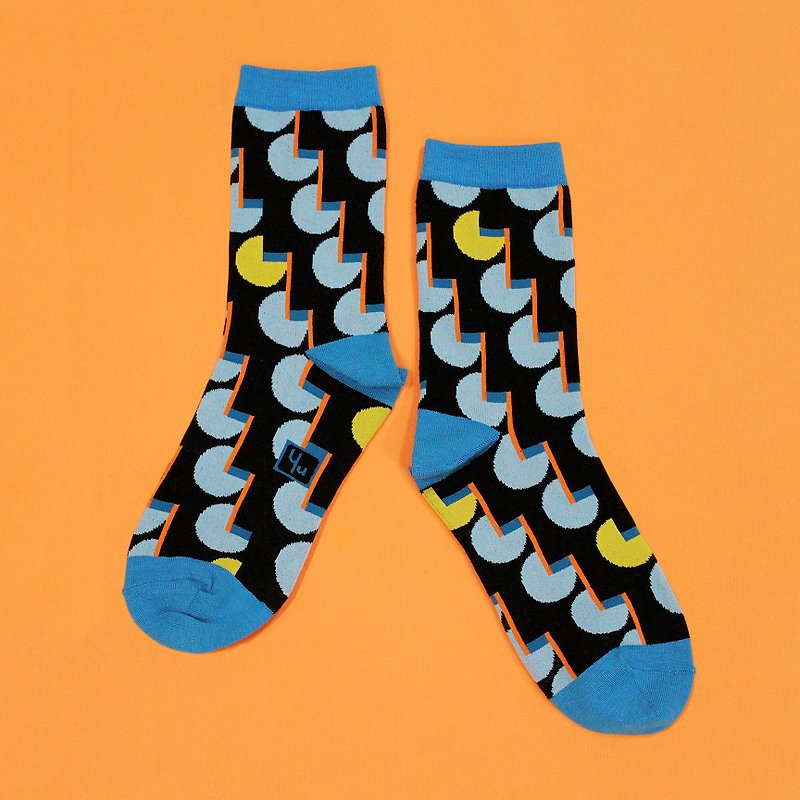 Parallel Black Unisex Crew Socks | mens socks | womens socks | colorful fun sock - ถุงเท้า - ผ้าฝ้าย/ผ้าลินิน สีดำ