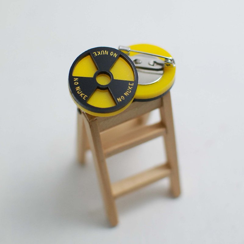 Anti-nuclear pin/ Acrylic material - Brooches - Acrylic Black
