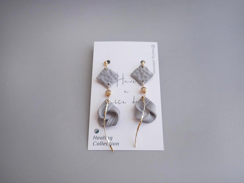 Flowing Gray Elegant Gray Wave Twist Handmade Polymer Clay Earrings - Earrings & Clip-ons - Pottery Gray