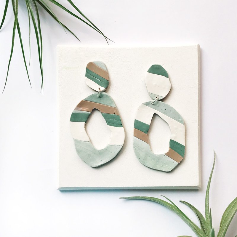 軟陶耳環Clay earrings 綠-條紋設計款 - 耳環/耳夾/耳骨夾 - 環保材質 綠色
