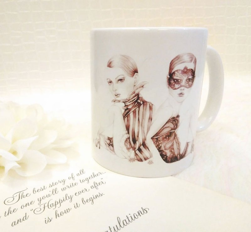 Black charm fashion mug un secret fait une femme des femmes - Cups - Pottery White