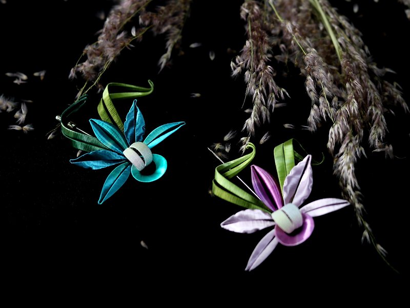 Orchid brooch - Brooches - Silk Multicolor