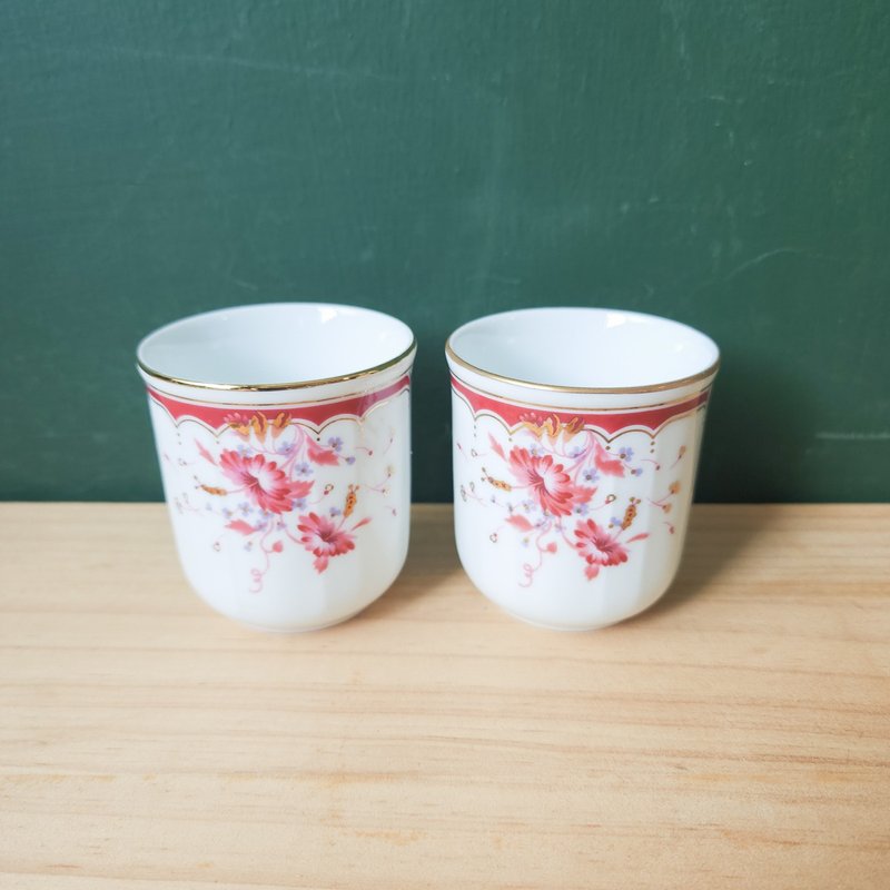 [Arctic second-hand groceries] Early Datong special white porcelain tea cup with flower pattern - ถ้วย - เครื่องลายคราม สึชมพู