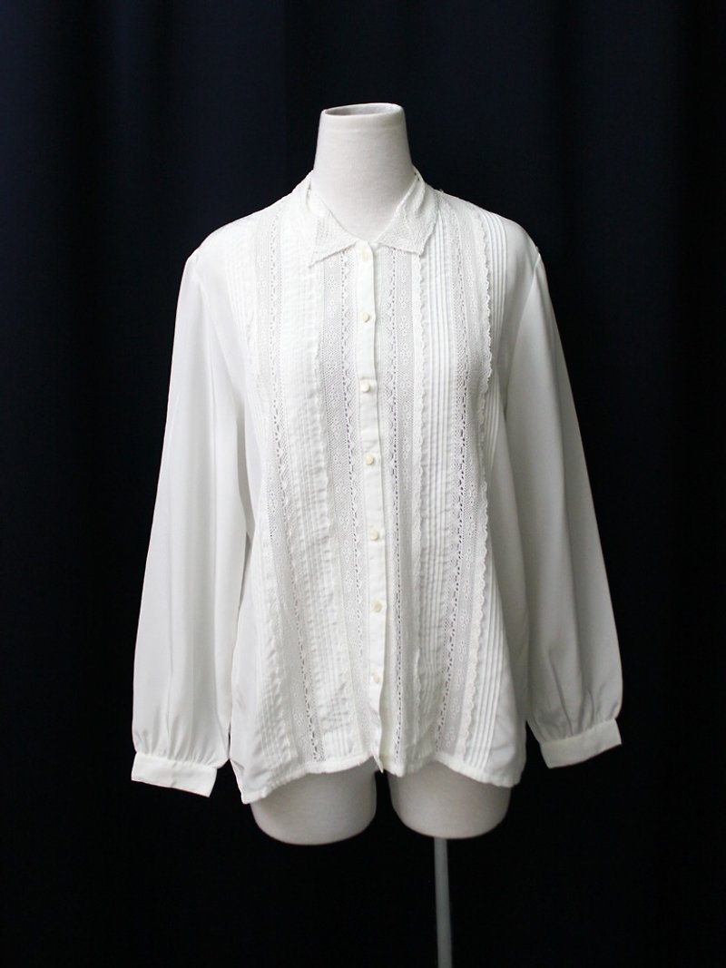 【RE0916T224】 early autumn retro lace stitching white ancient shirt - Women's Shirts - Polyester White