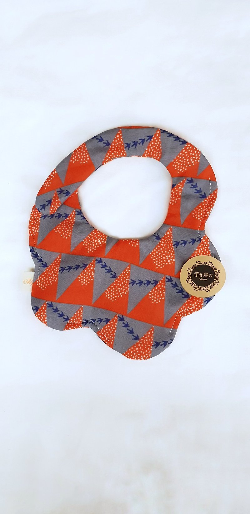 Japanese style-gray orange-eight layers of yarn 100% cotton random arc shape bib saliva towel - ผ้ากันเปื้อน - ผ้าฝ้าย/ผ้าลินิน สีส้ม