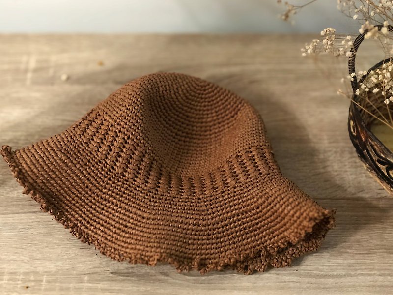 Heart-shaped fisherman hat (dancing butterfly series-brown) / summer sun hat / straw hat / hand-made crocheted hat - หมวก - วัสดุอื่นๆ สีนำ้ตาล