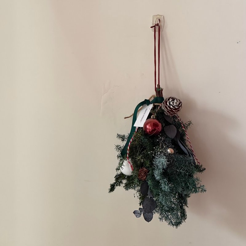 【聖誕精靈掛飾】聖誕花圈 永生雪松 交換禮物 聖誕禮物 聖誕掛飾 - 乾燥花/永生花 - 植物．花 