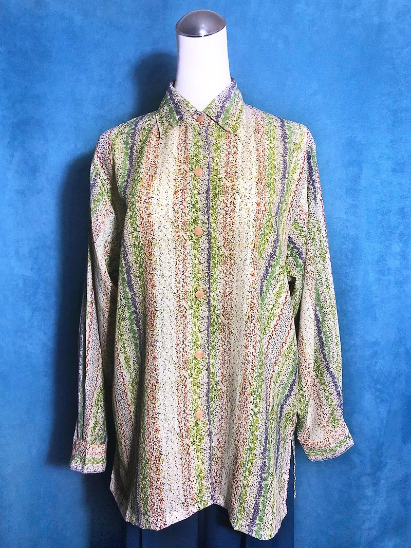 Art long sleeve vintage shirt / brought back to VINTAGE abroad - เสื้อเชิ้ตผู้หญิง - เส้นใยสังเคราะห์ หลากหลายสี